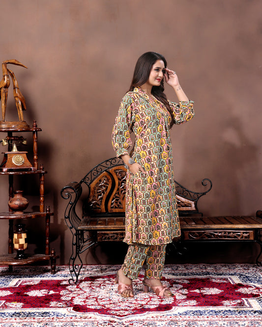 Multicolor Floral Print Kurta Pant Set in Rayon Fabric – Elegant & Comfortable