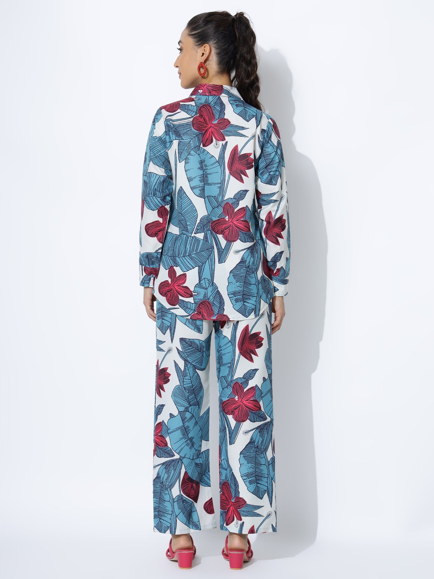 White & Blue Floral Print Co-ord Set β Stylish Summer Outfit