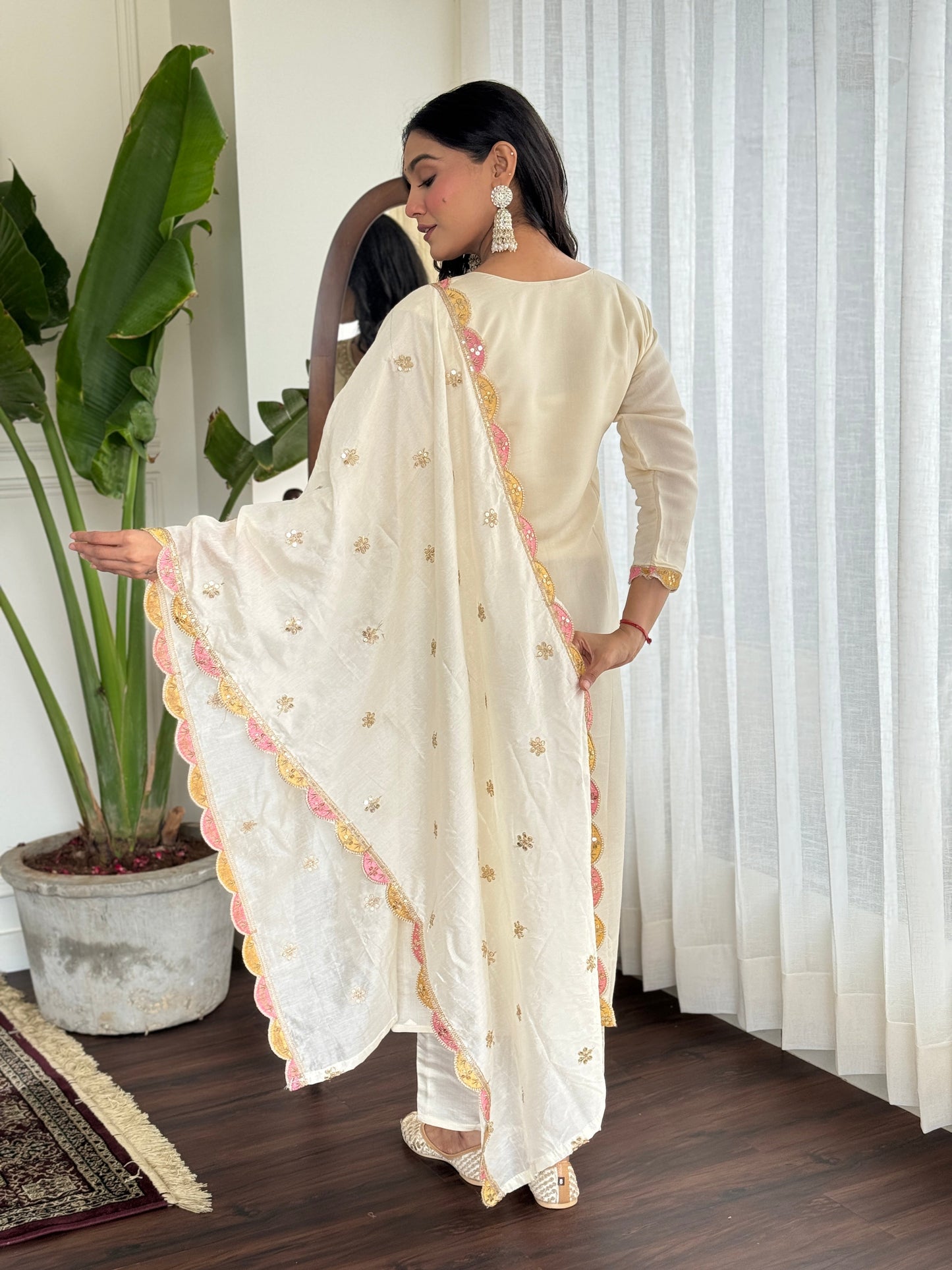 Off-White Ethnic Kurta Set with Dupatta β Embroidered Party Wear for Women