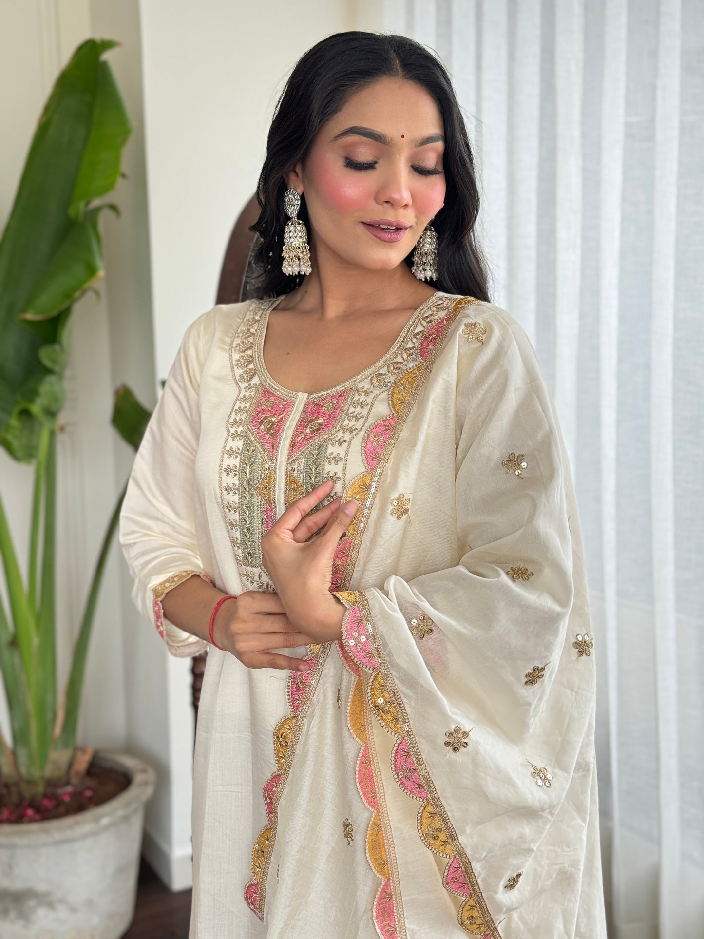 Off-White Ethnic Kurta Set with Dupatta β Embroidered Party Wear for Women