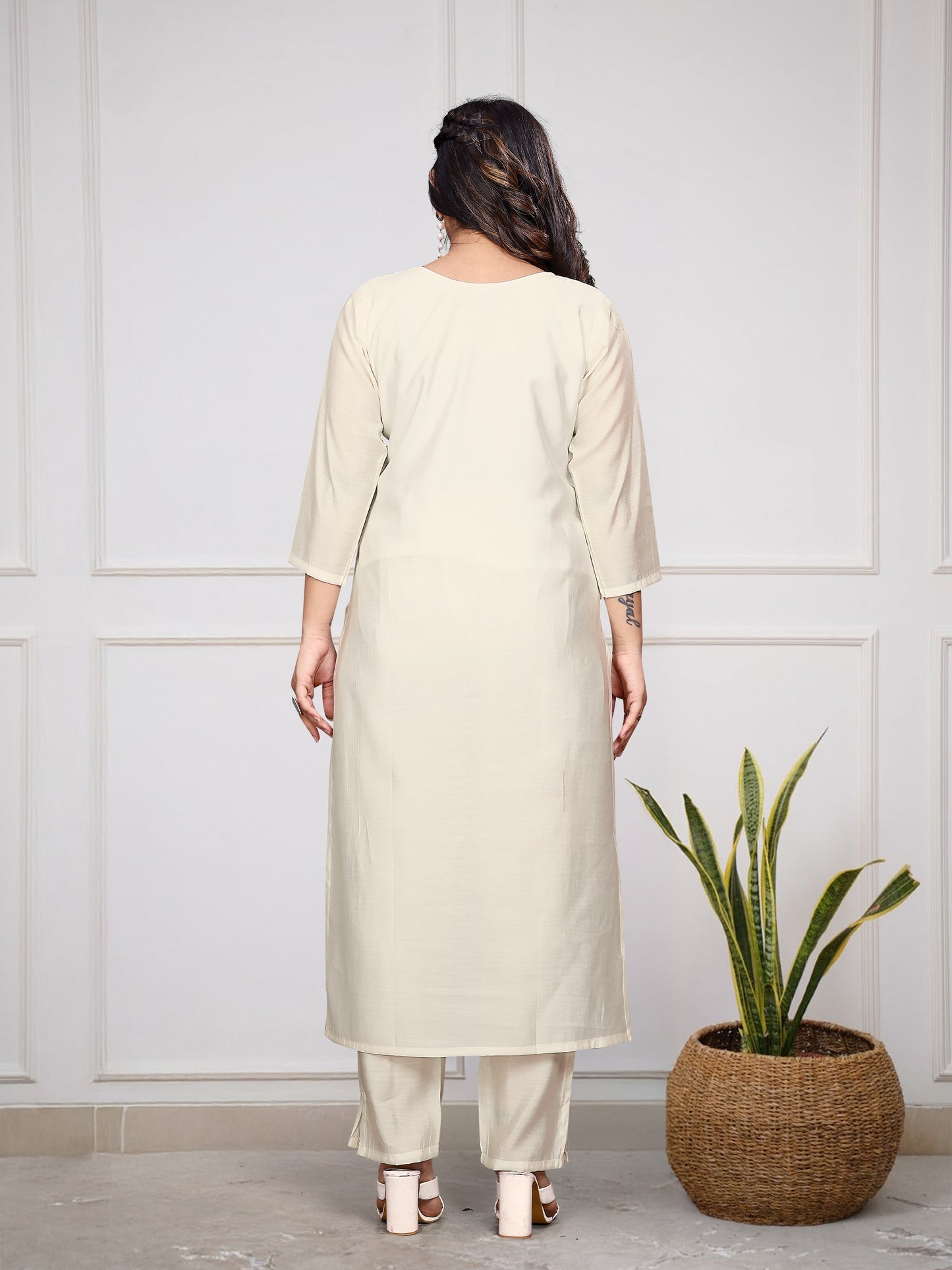 Women's Off-White Chanderi Kurta Set β Viscose Fabric, Sequins Embroidery, with Dupatta