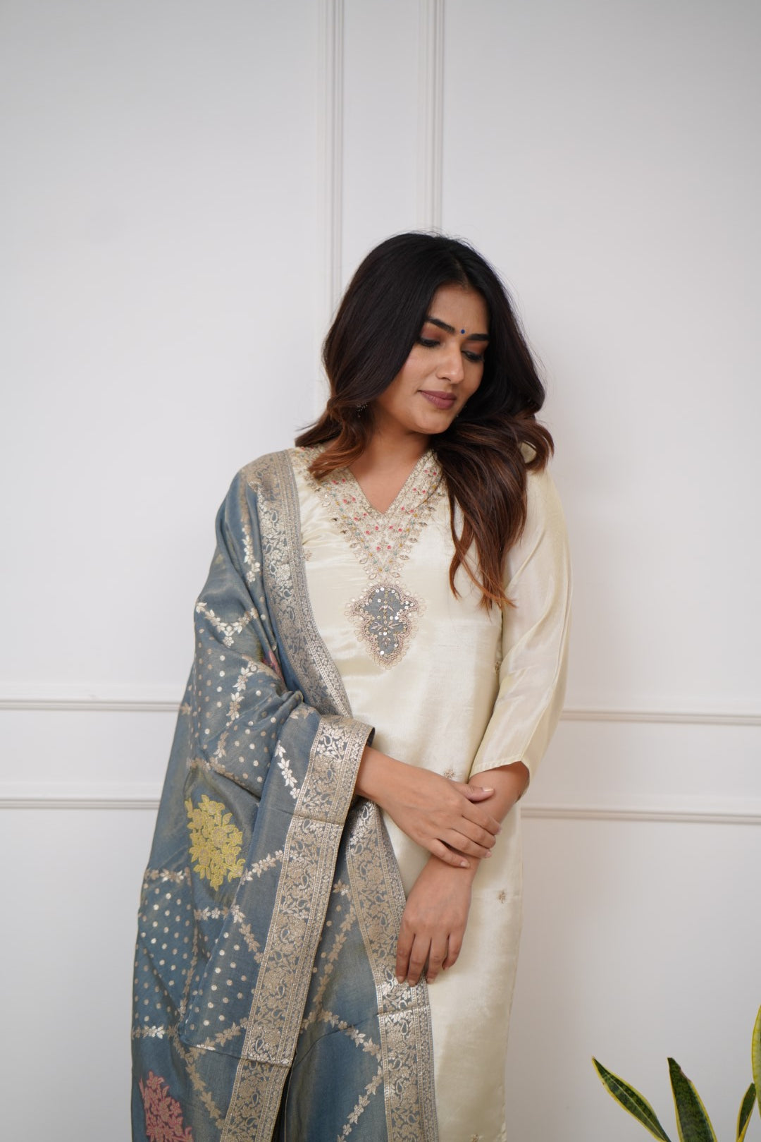 Women's Off-White Chanderi Kurta Set β Viscose Fabric, Sequins Embroidery, with Dupatta