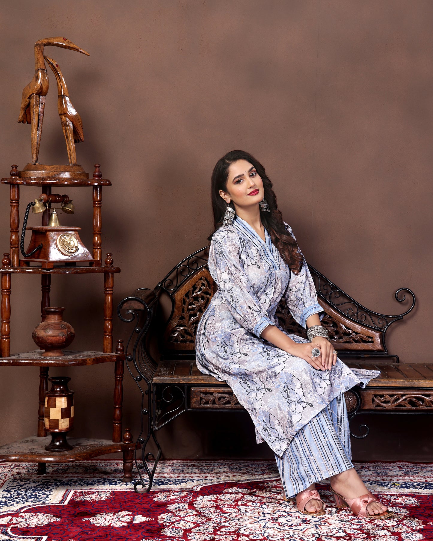 Grey V-Neck Floral Print Kurta Palazzo Set in Muslin Fabric – Elegant & Breezy