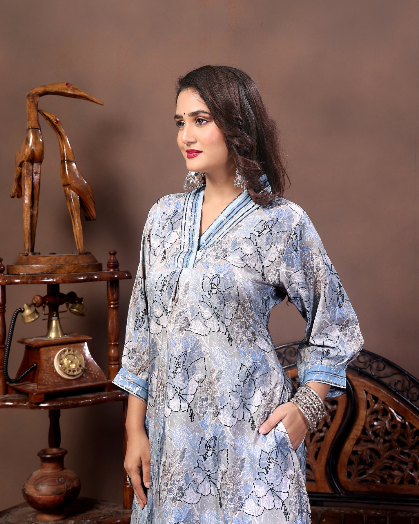 Grey V-Neck Floral Print Kurta Palazzo Set in Muslin Fabric – Elegant & Breezy