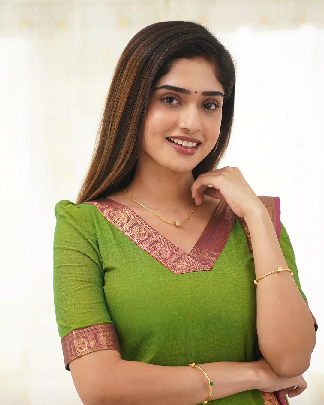Parrot Green Kanchi Cotton Kurti with Contrast Dupatta