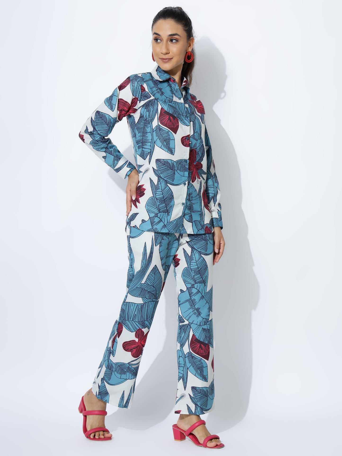 White & Blue Floral Print Co-ord Set – Stylish Summer Outfit