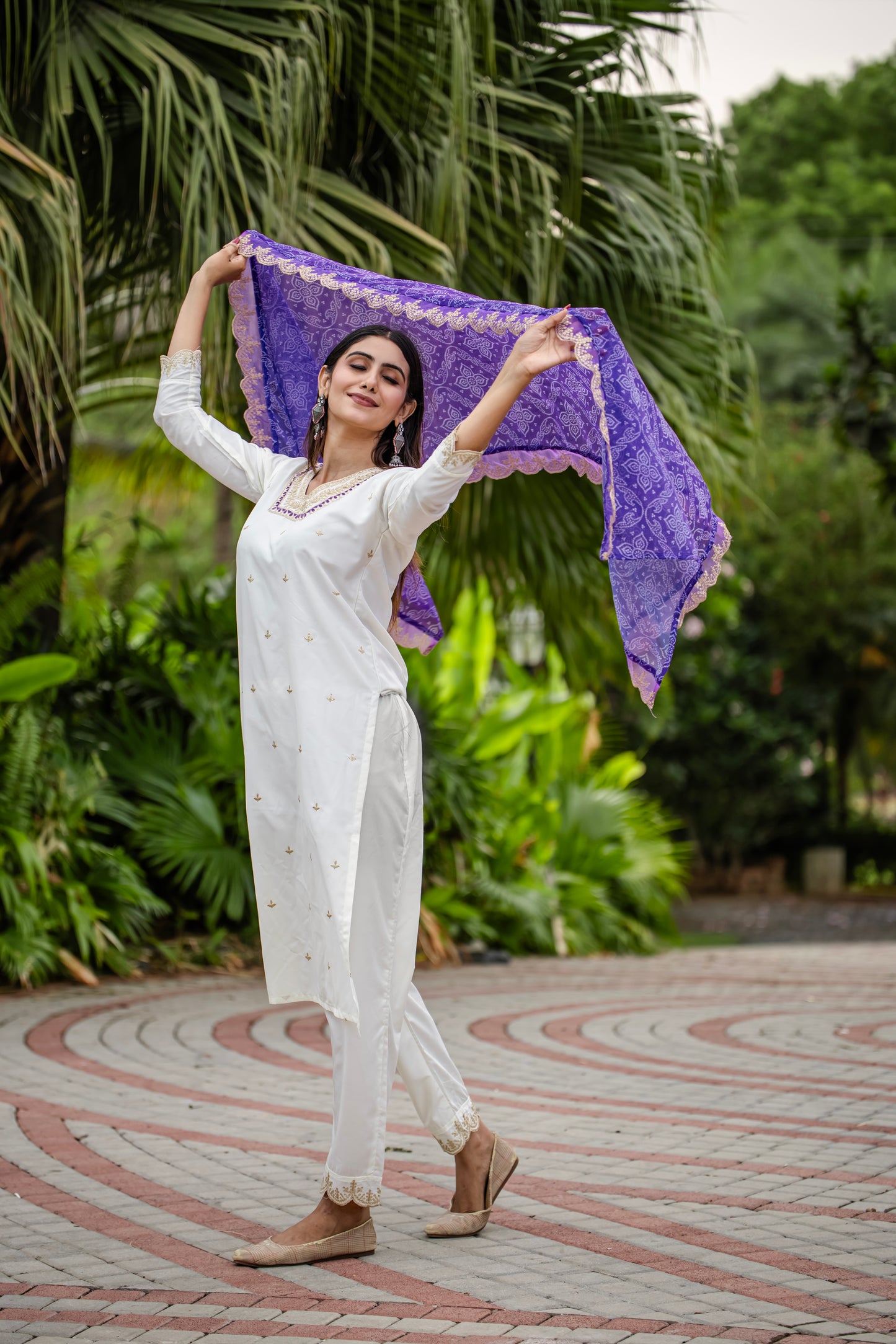 Off-White Embroidered Kurta Set with Dupatta – Traditional Indian Outfit for Women