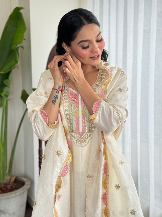 Off-White Ethnic Kurta Set with Dupatta – Embroidered Party Wear for Women