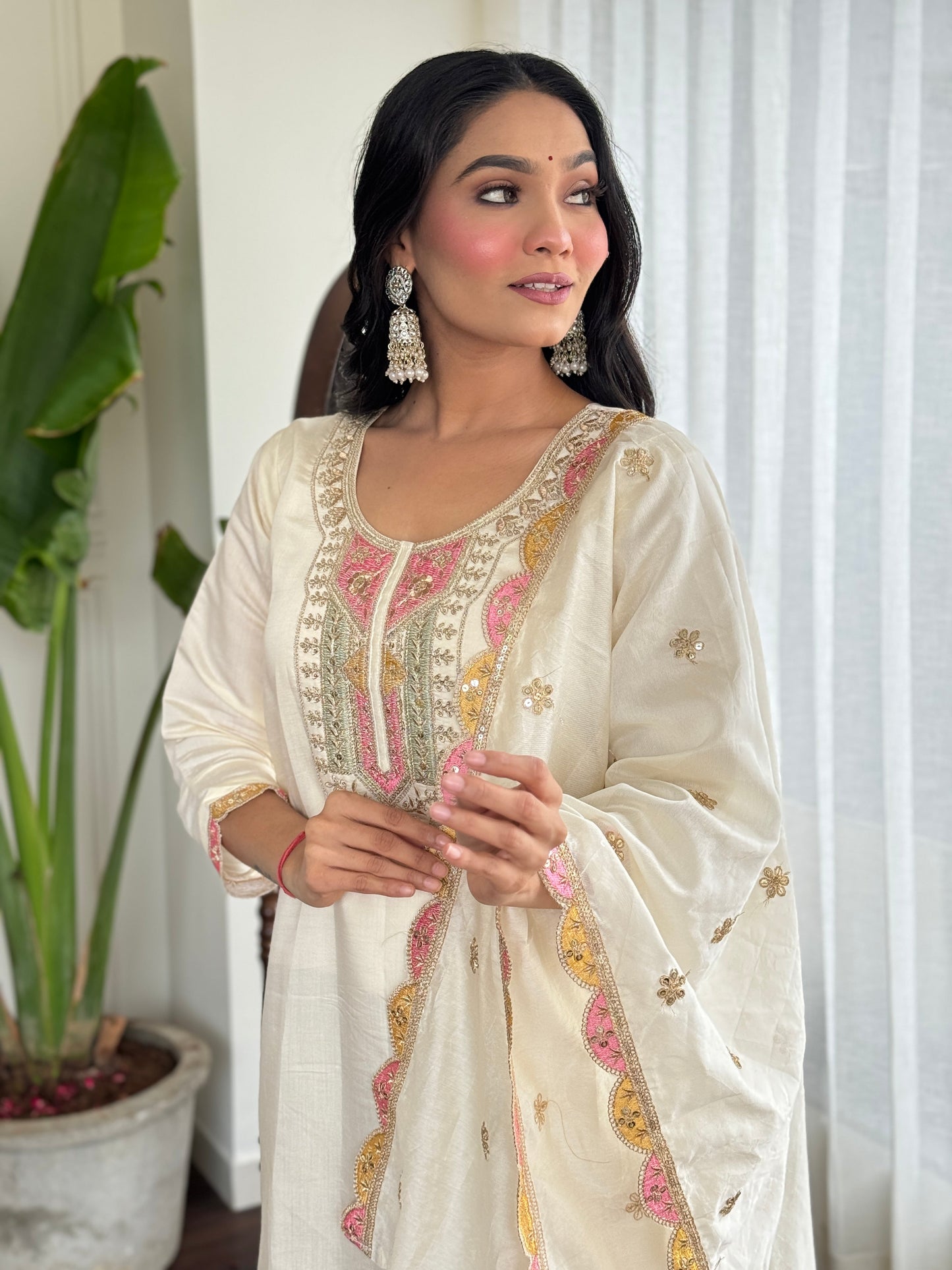 Off-White Ethnic Kurta Set with Dupatta – Embroidered Party Wear for Women