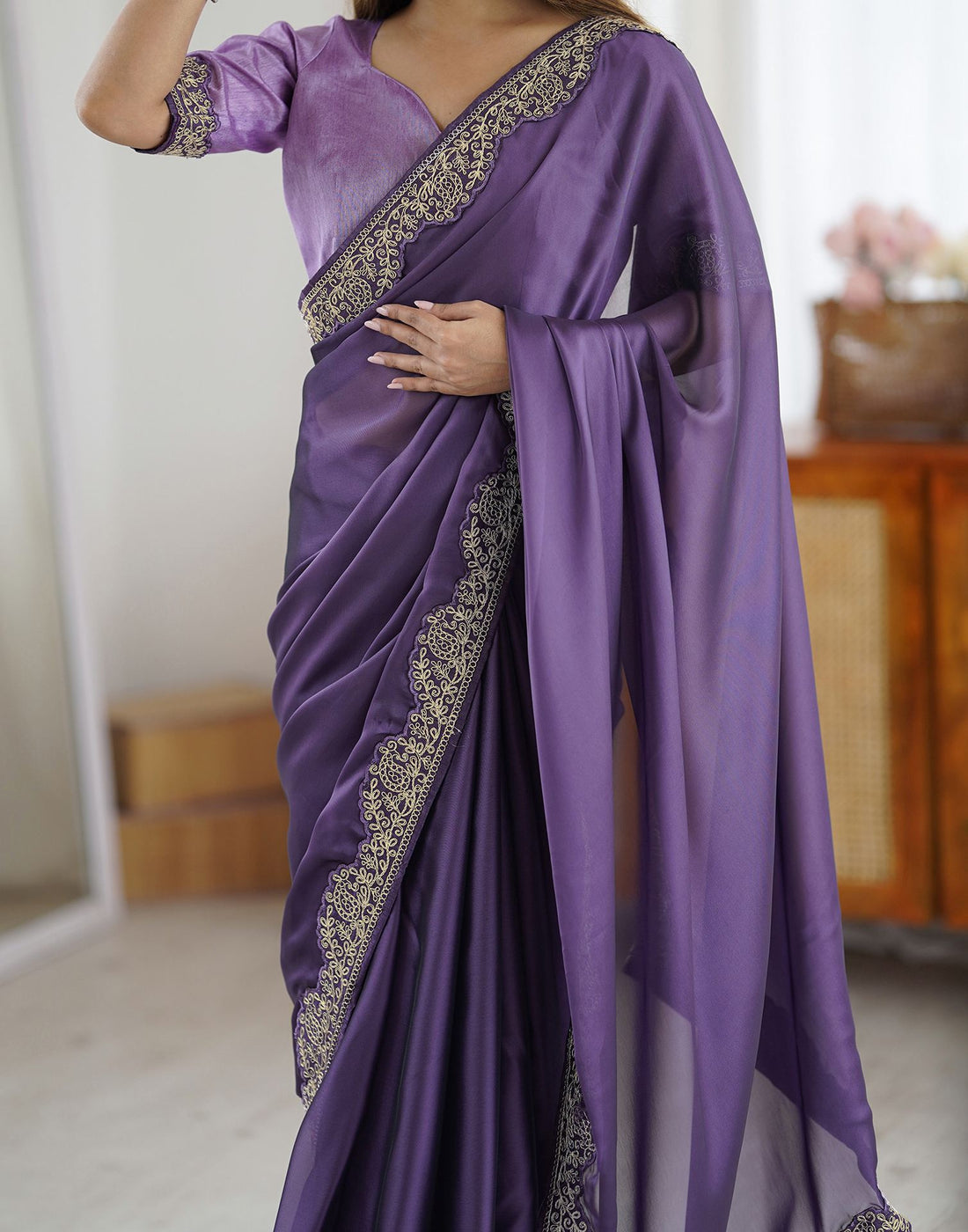 Lavender Silk Saree with Lace Work and Matching Blouse Piece