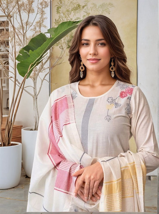Off-White Jacquard Work Kurta Set with Dupatta – Stylish Ethnic Ensemble
