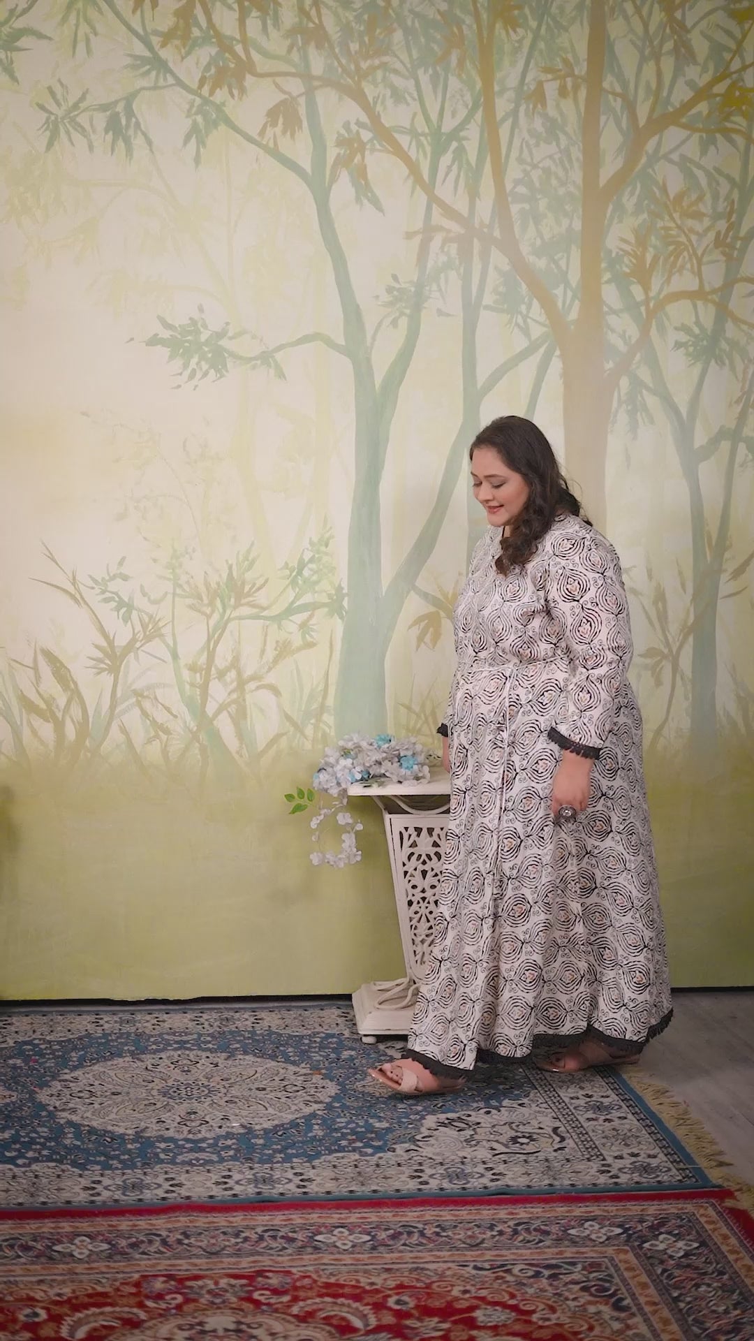 Plus Size Beige Abstract Print Gown – Elegant Maxi Dress for Special Occasions